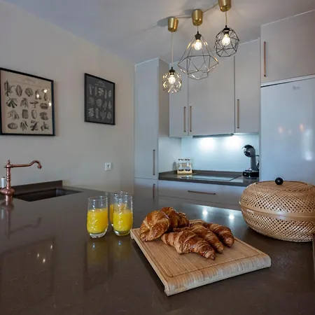 Charming Andalusian Style Flat Pool, Golf And Parking *