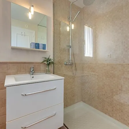 Charming Andalusian Style Flat Pool, Golf And Parking Apartment