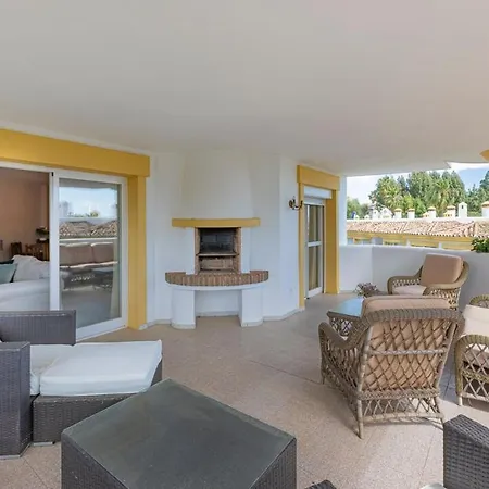 Charming Andalusian Style Flat Pool, Golf And Parking Apartment