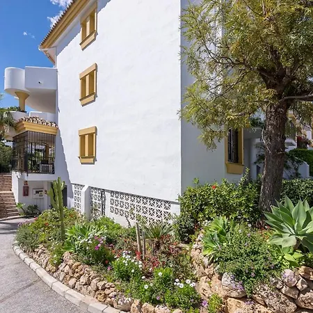 Charming Andalusian Style Flat Pool, Golf And Parking * Sitio de Calahonda